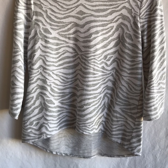 Chico’s Weekends gray and white zebra-striped high-low 3/4-sleeve top - Picture 4 of 8